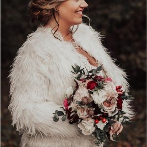 White shearling Faux fur shaggy women’s jacket coat blazer
Fits true to …